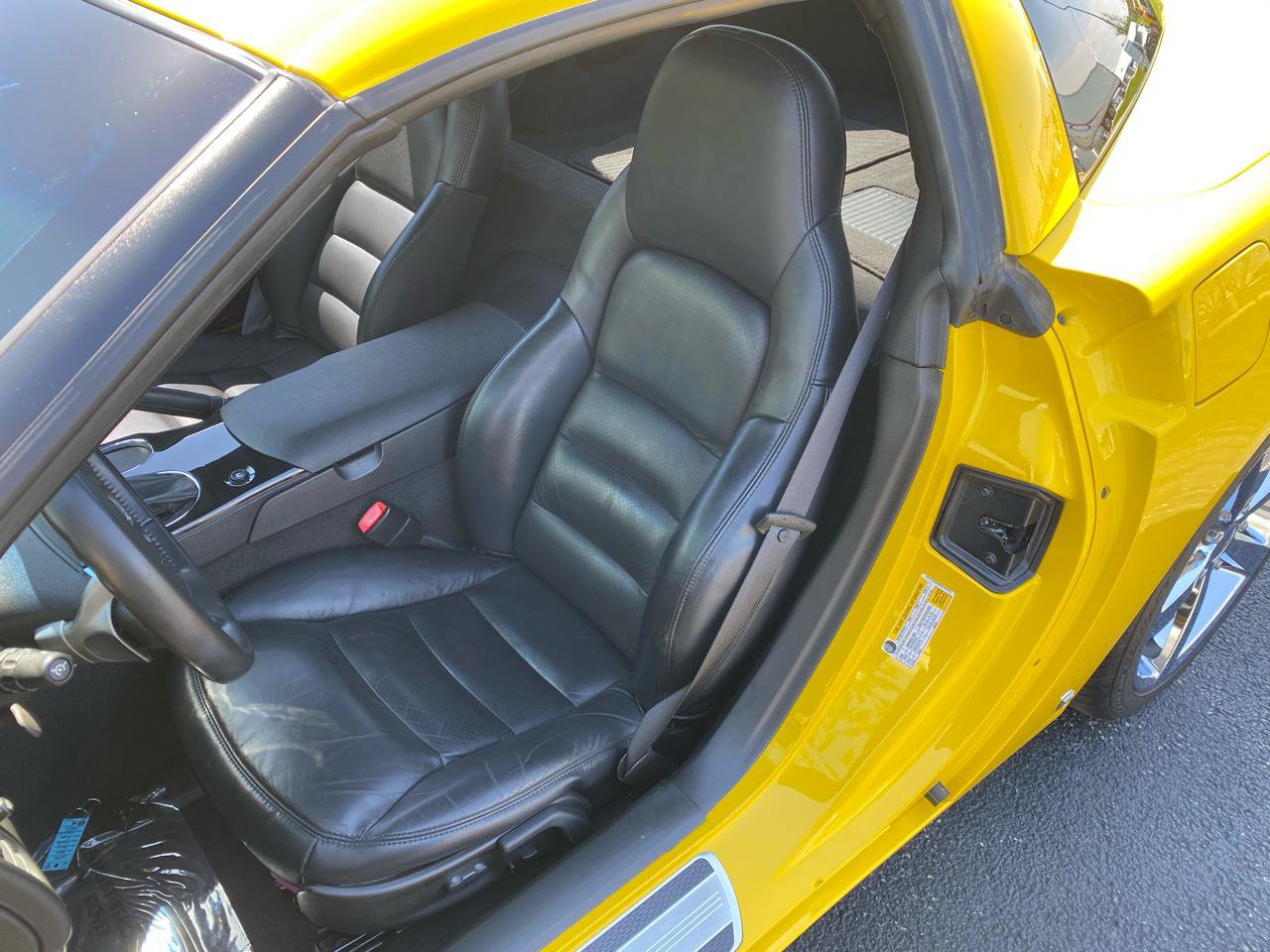 Used 2008 Chevrolet Corvette Coupe w/ Preferred Equipment Group RWD image 13