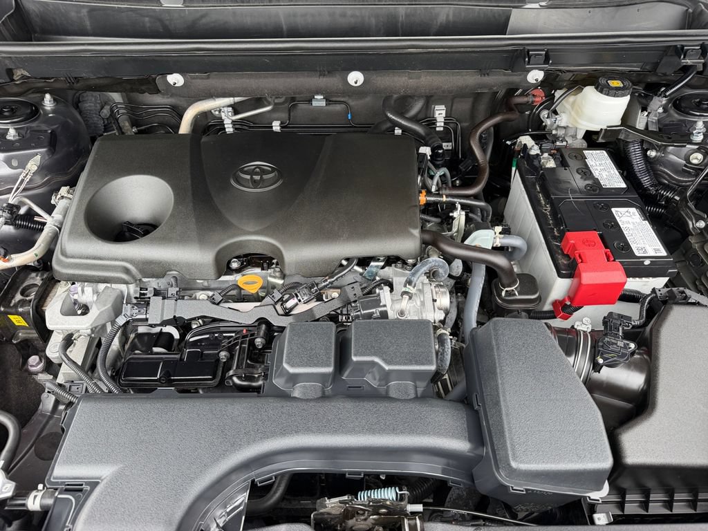 Used 2025 Toyota RAV4 XLE AWD/4WD image 29