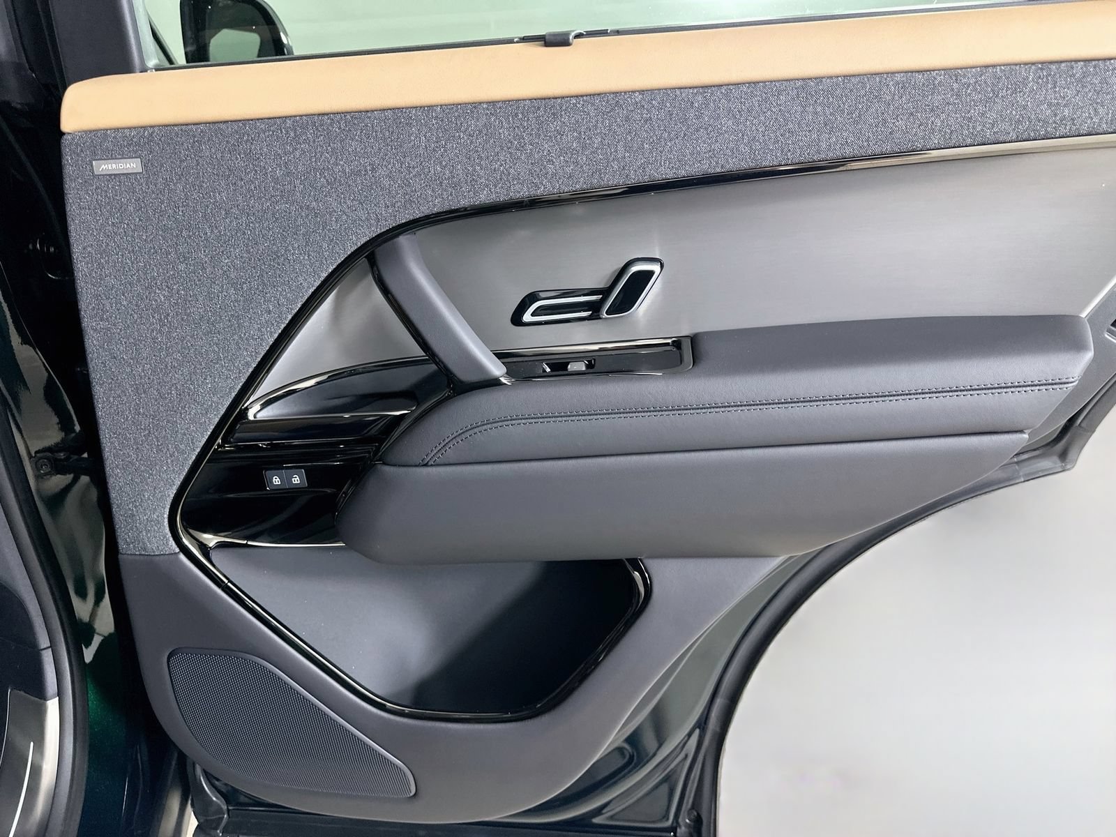 New 2027 Land Rover Range Rover Sport Dynamic SE AWD/4WD image 40