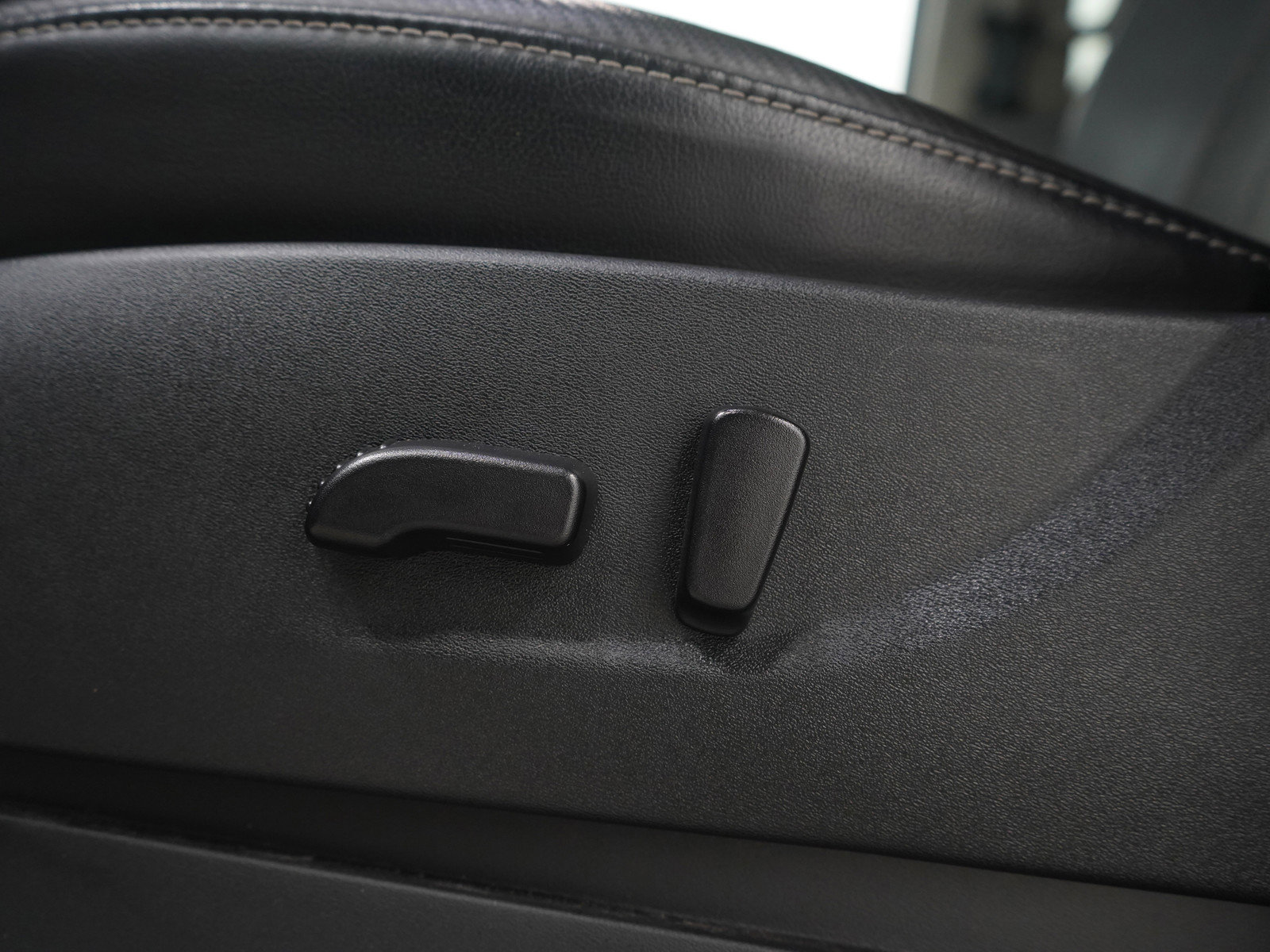 Used 2024 Nissan Frontier SL w/ Technology Package image 24