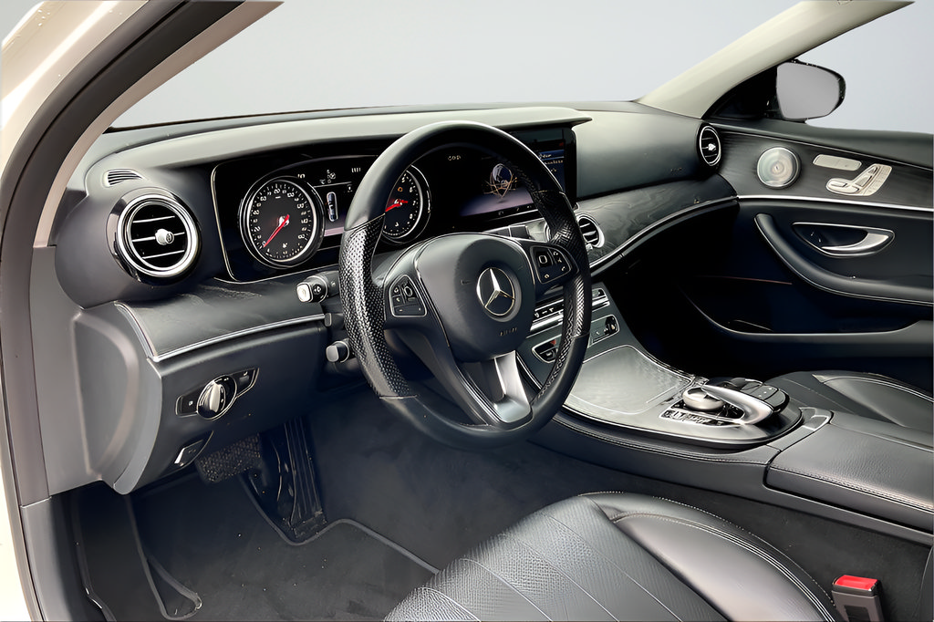 Used 2018 Mercedes-Benz E 300 image 14