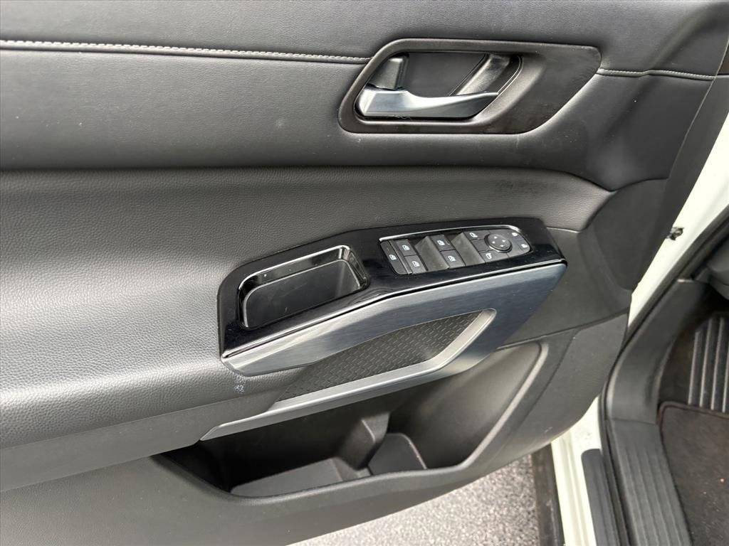 Certified 2024 Nissan Pathfinder SL image 24