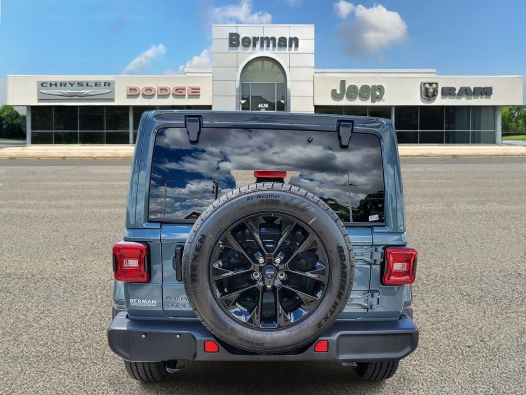 Certified 2025 Jeep Wrangler Unlimited Sahara AWD/4WD image 7