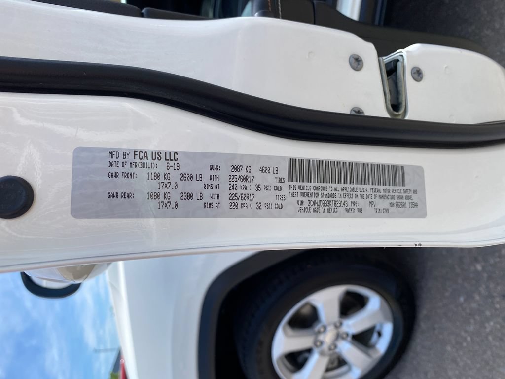 Used 2019 Jeep Compass Latitude w/ Cold Weather Group AWD/4WD image 28