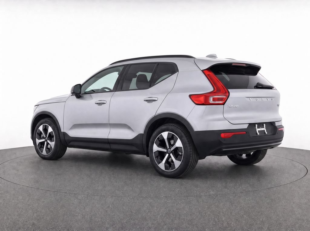 New 2026 Volvo XC40 B5 Plus w/ Climate Package AWD/4WD image 3
