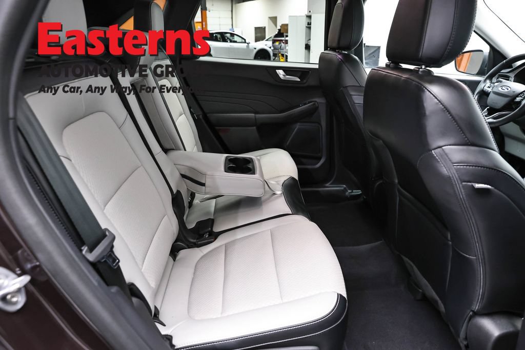 Used 2023 Ford Escape SE FWD image 22