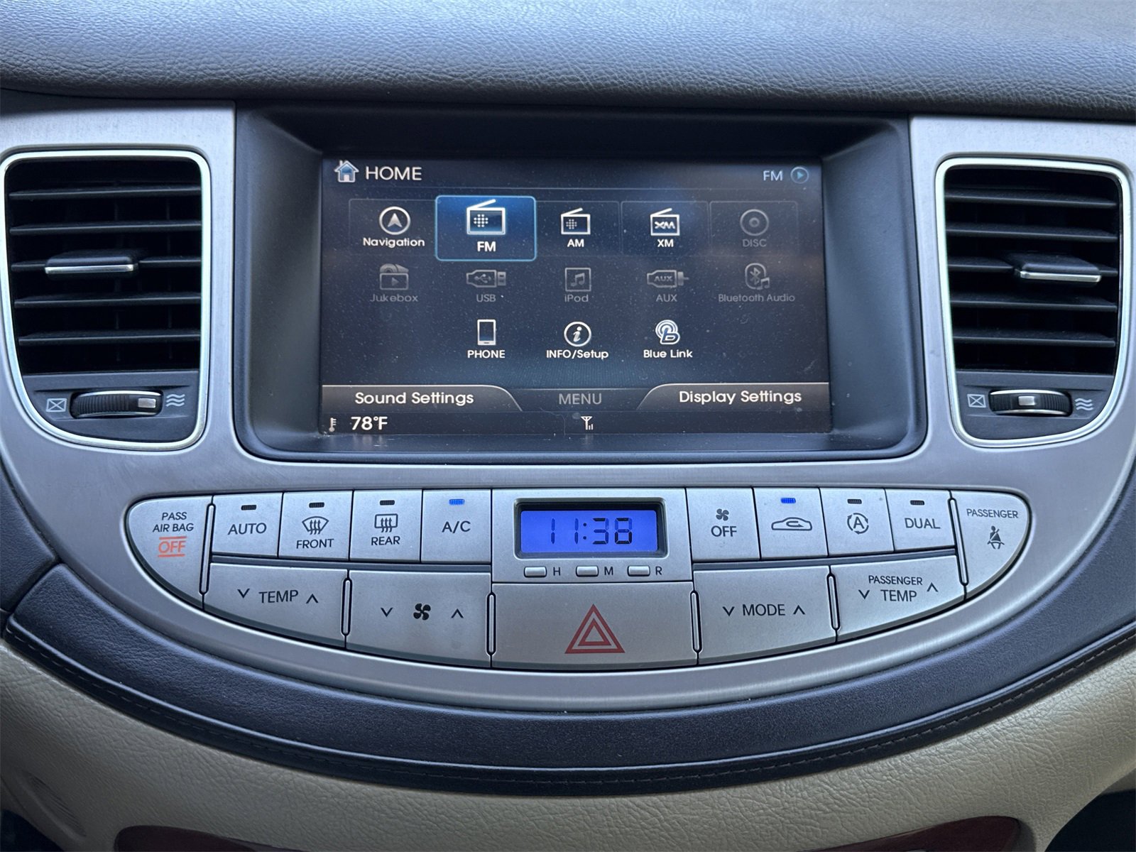 Used 2013 Hyundai Genesis 3.8 w/ Premium Pkg image 28