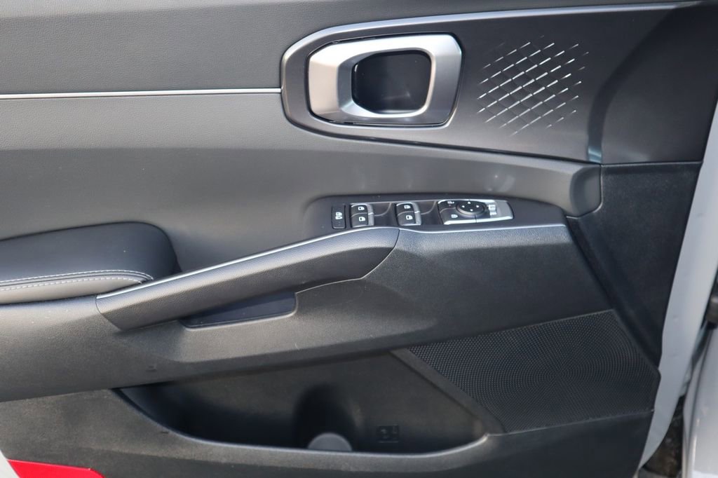 Used 2025 Kia Sorento S image 26