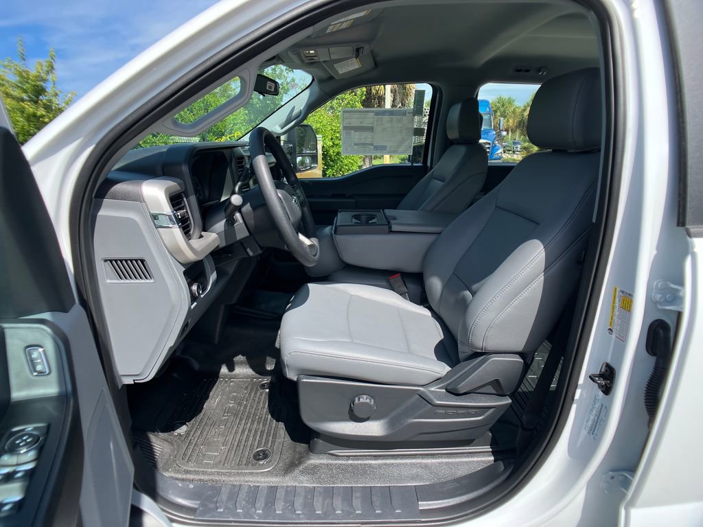 New 2026 Ford F250 XL w/ XL Chrome Package image 27