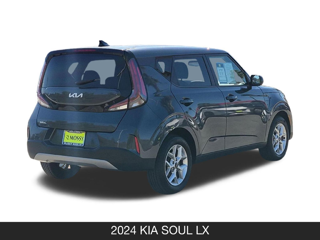 Used 2024 Kia Soul LX w/ LX Technology Package FWD image 9