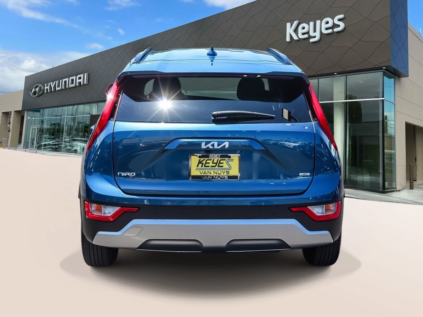 Used 2025 Kia Niro EX FWD image 6