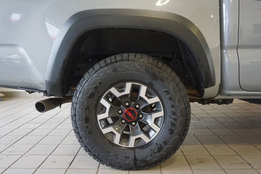 Used 2021 Toyota Tacoma TRD Off-Road w/ Blackout Package (TMS) AWD/4WD image 27