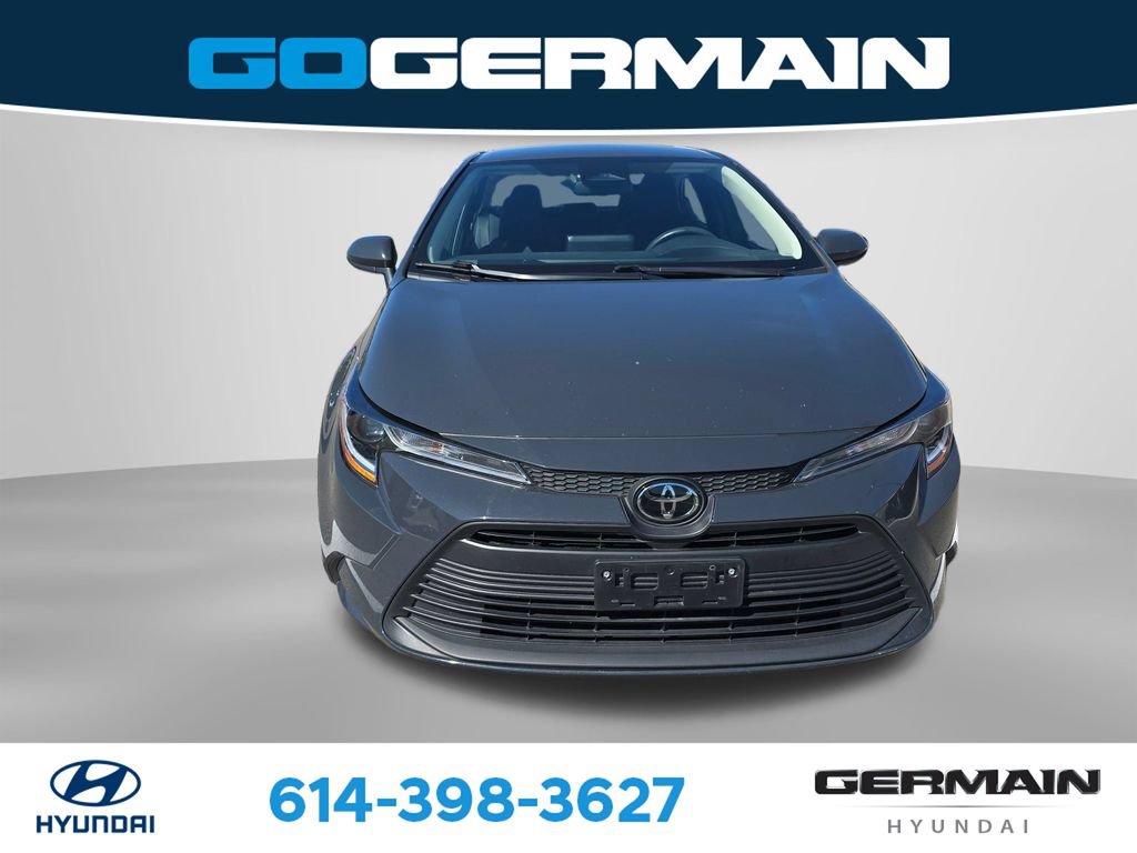 Used 2025 Toyota Corolla LE FWD image 2