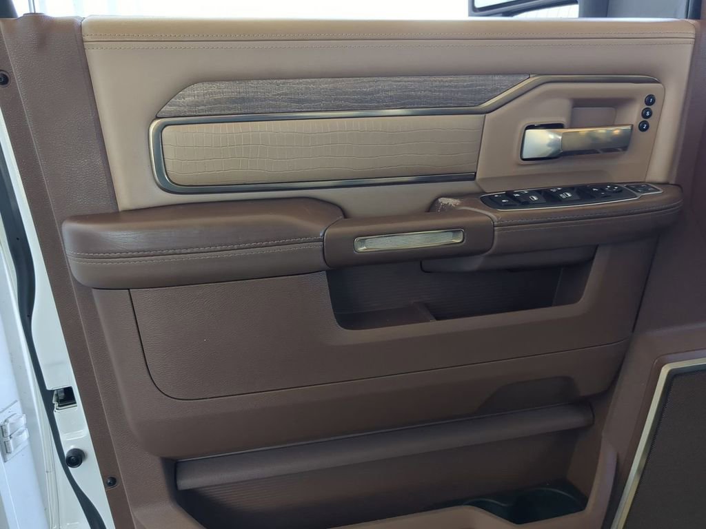 Used 2024 RAM 3500 Limited w/ Towing Technology Group image 19