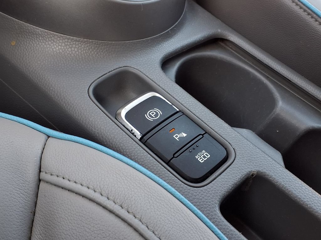 Used 2015 Kia Soul EV + FWD image 18
