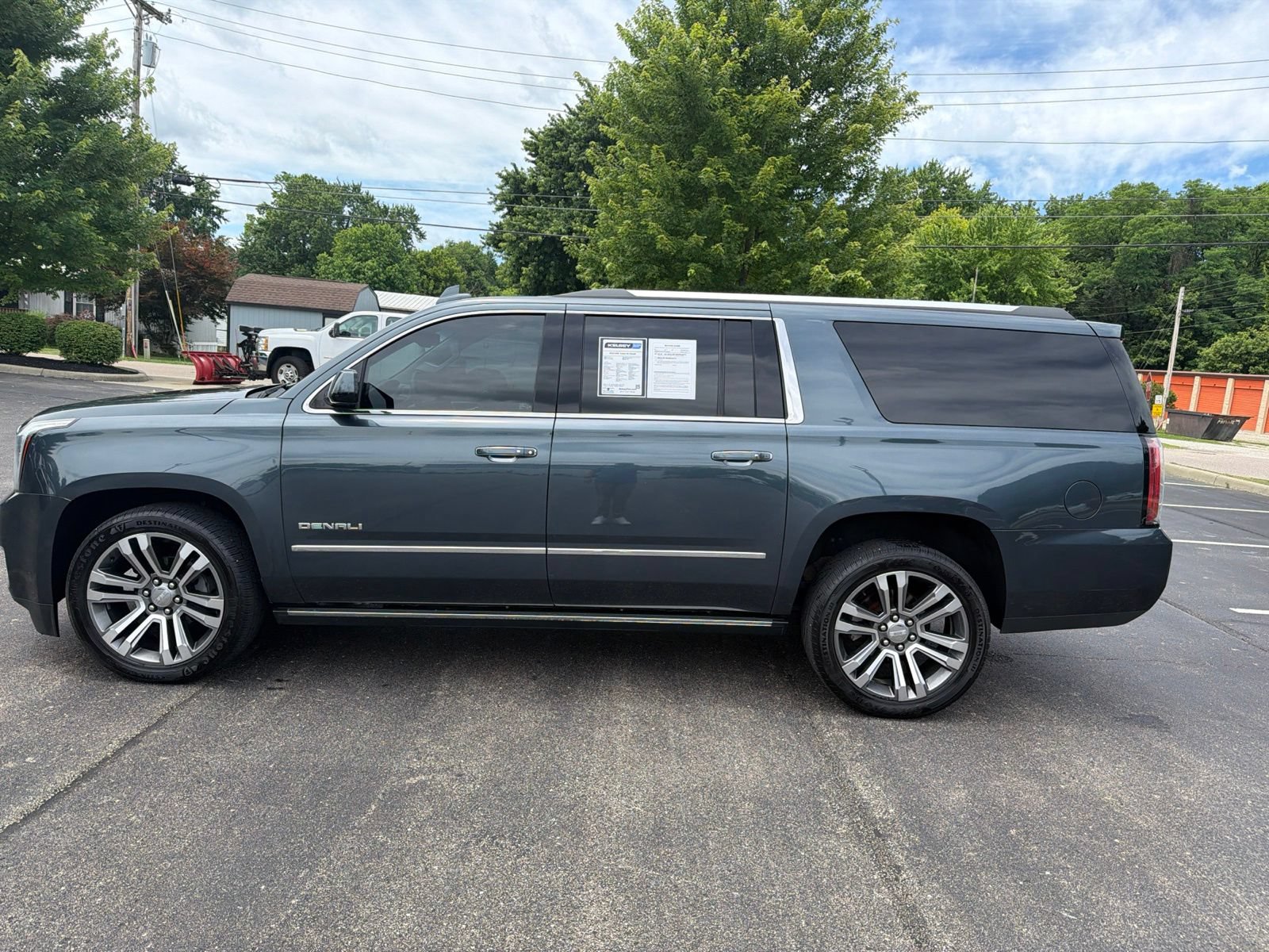 Used 2019 GMC Yukon XL Denali w/ Denali Ultimate Package AWD/4WD image 2