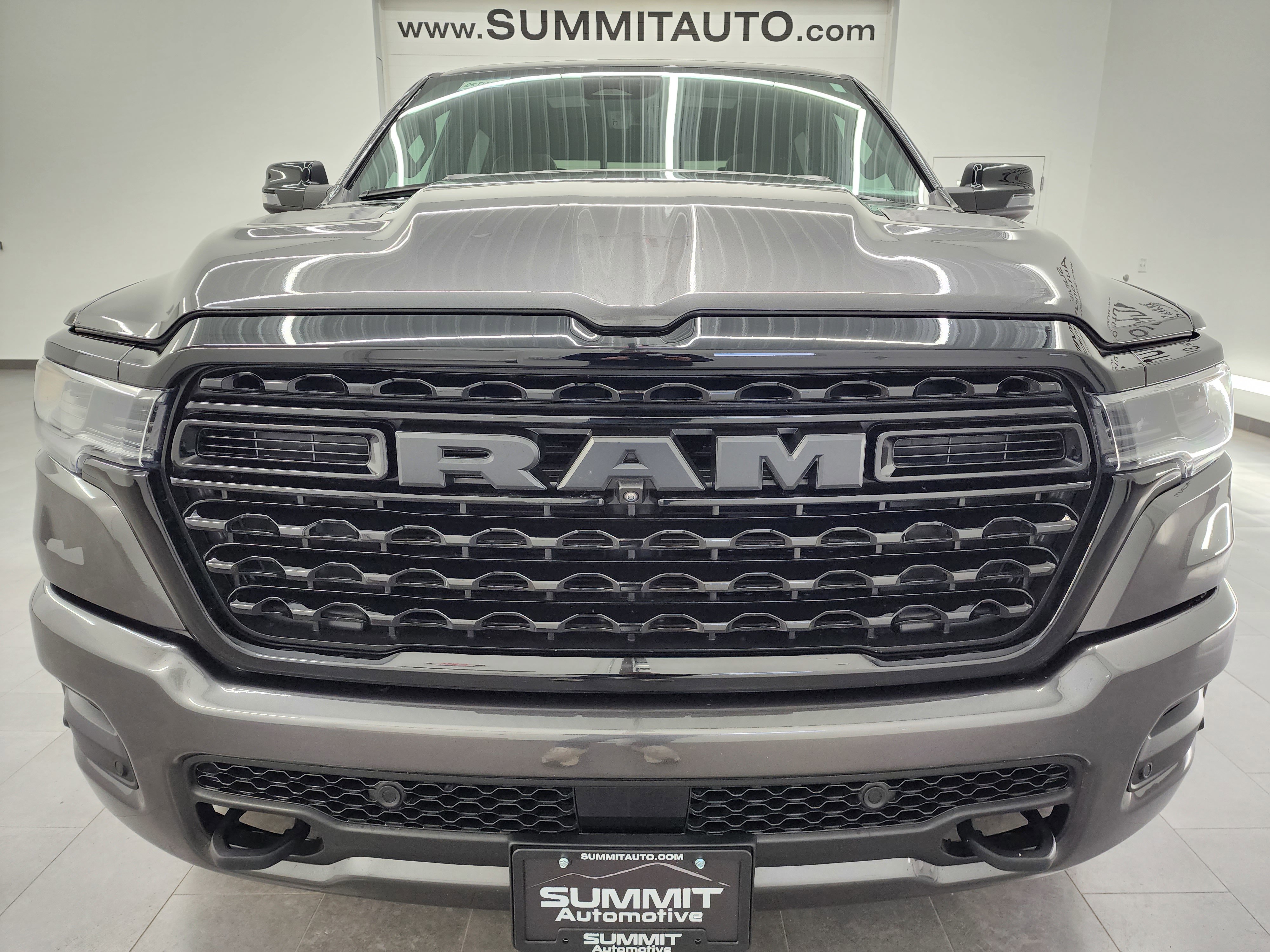 Used 2025 RAM 1500 Limited AWD/4WD image 23