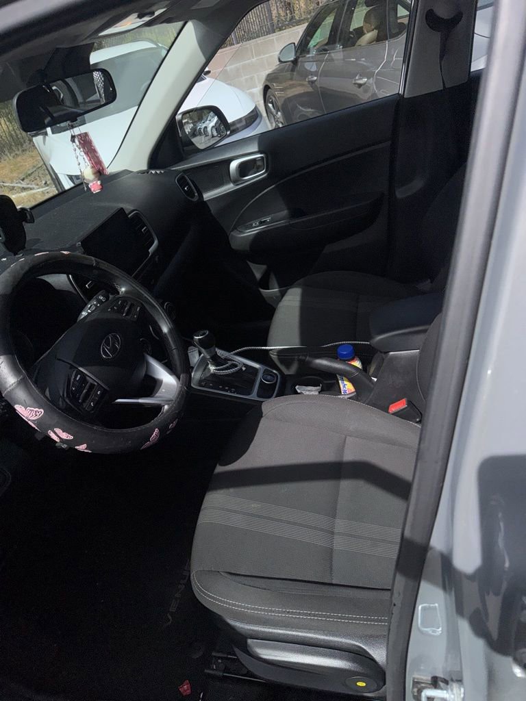 Used 2021 Hyundai Venue SEL w/ Cargo Package image 6