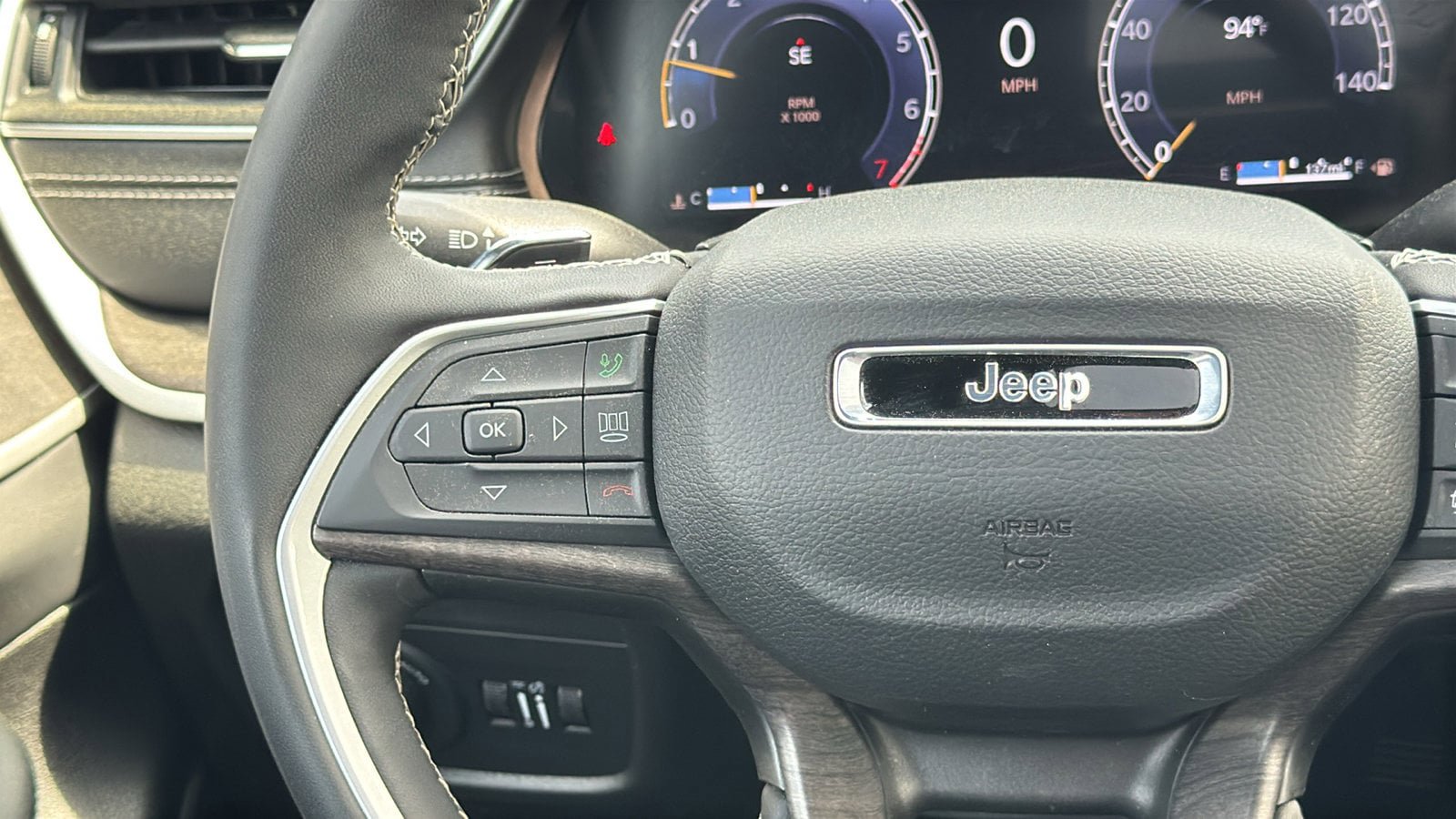 Certified 2025 Jeep Grand Cherokee L Limited w/ Luxury Tech Group II AWD/4WD image 22