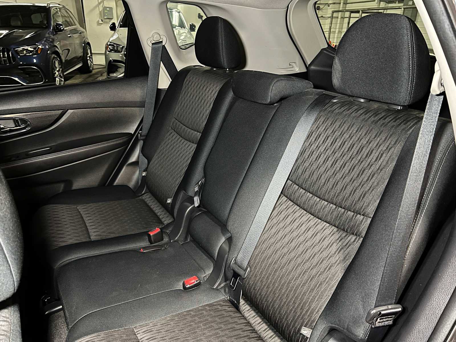 Used 2017 Nissan Rogue SV w/ SV Premium Package image 21