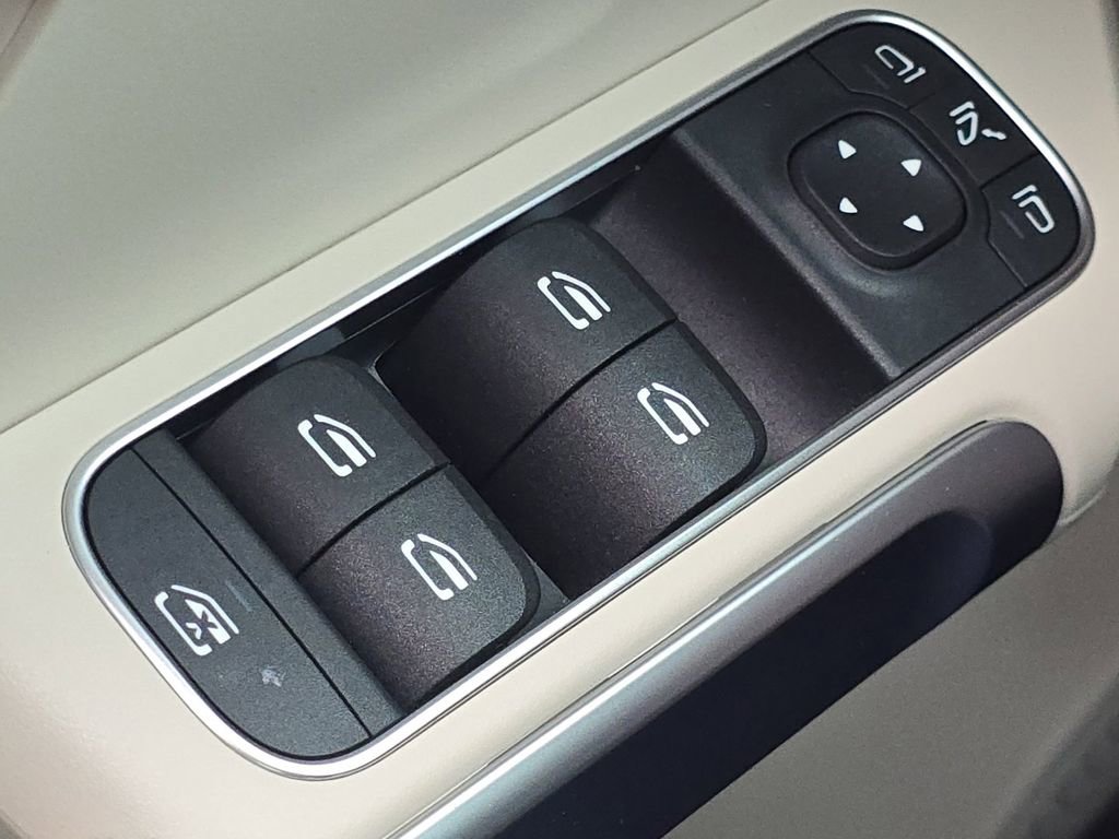 Used 2023 Mercedes-Benz GLB 250 GLB 250 image 25