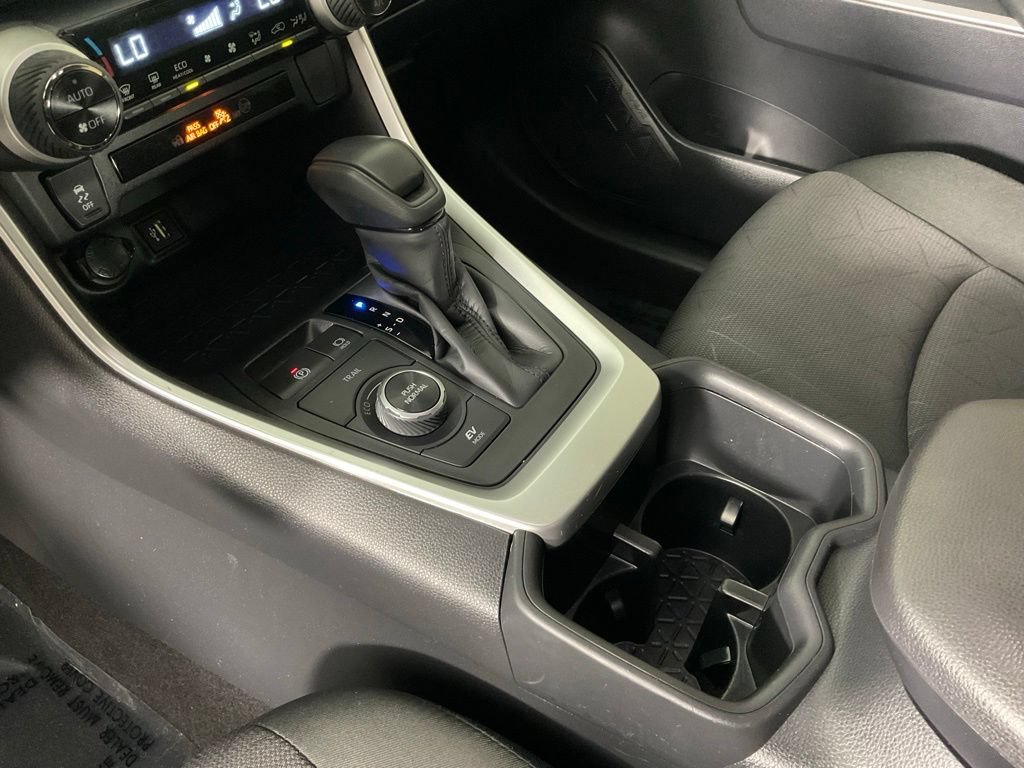 Used 2025 Toyota RAV4 XLE AWD/4WD image 19