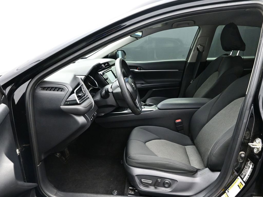 Used 2019 Toyota Camry LE image 13