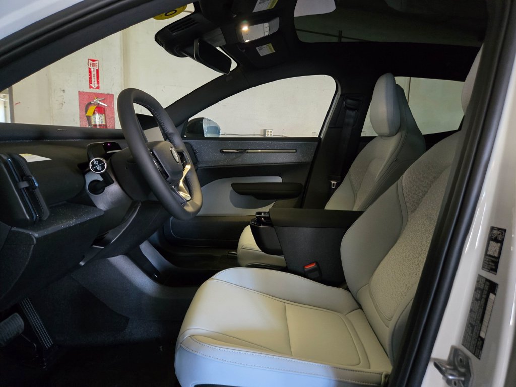 New 2026 Volvo EX30 Ultra w/ Protection Package AWD/4WD image 20