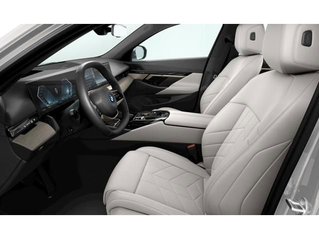 New 2026 BMW i5 eDrive40 w/ Premium Package image 3