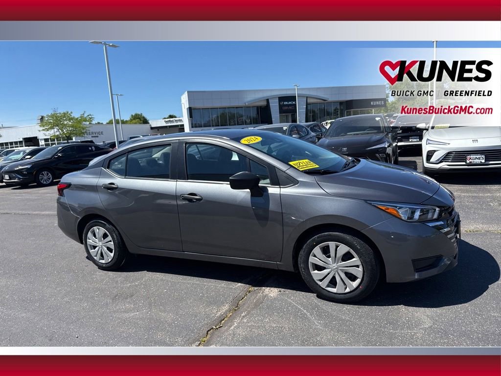 Used 2024 Nissan Versa S FWD image 3