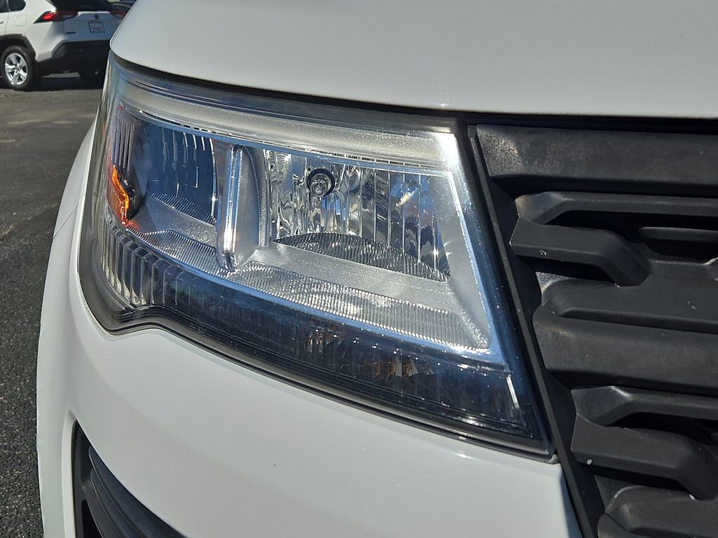 Used 2019 Ford Explorer XLT AWD/4WD image 9