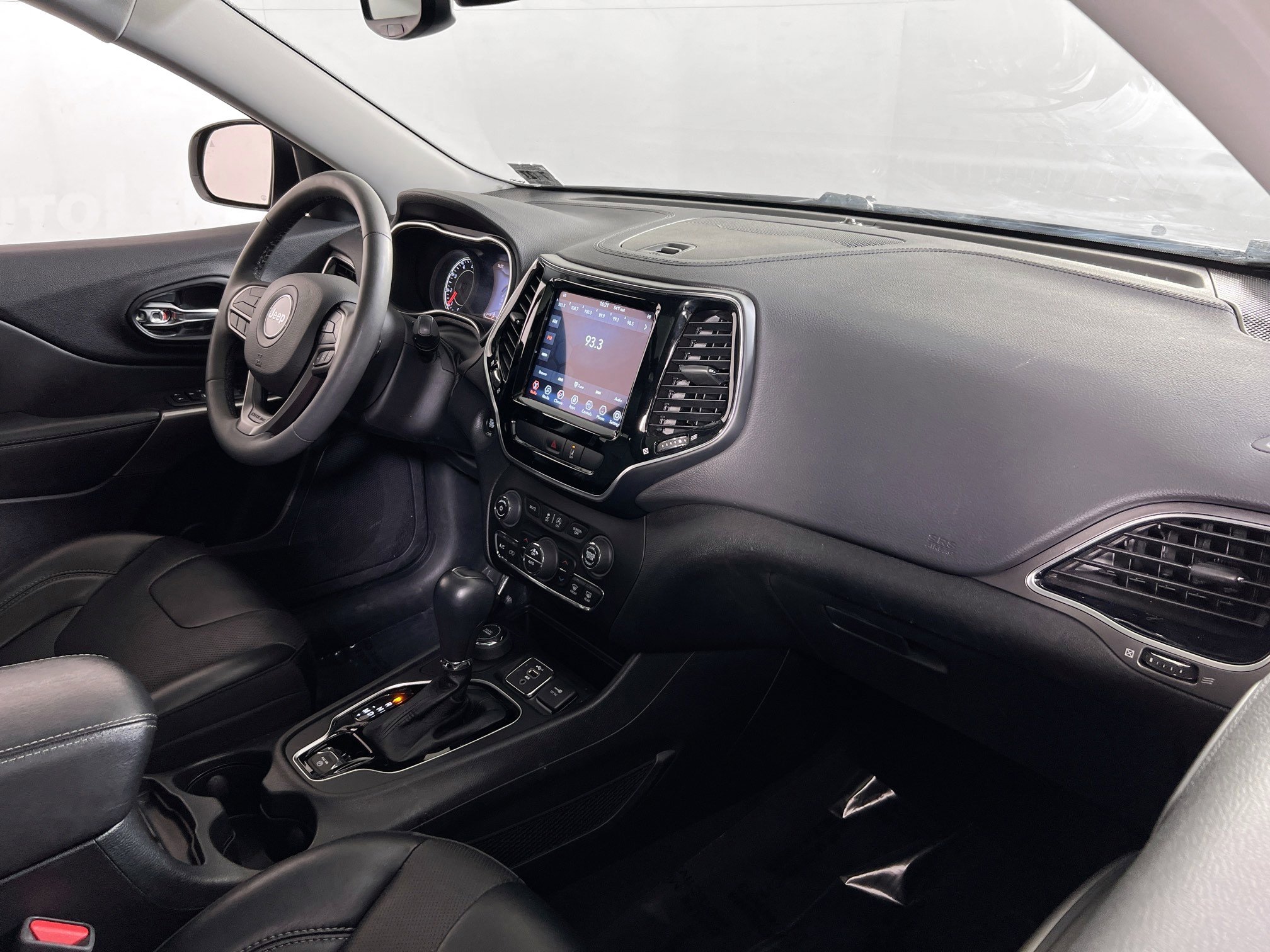 Used 2022 Jeep Cherokee Limited image 28