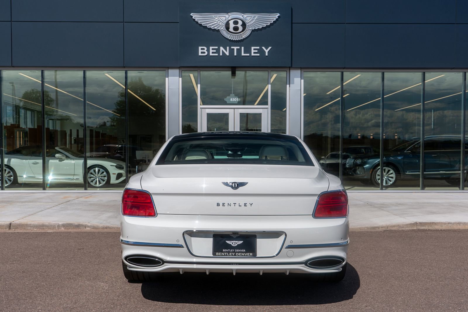 Certified 2025 Bentley Flying Spur Plug-In Hybrid image 14