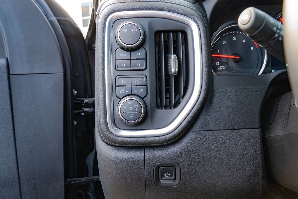 Used 2022 Chevrolet Silverado 3500 LTZ w/ LTZ Plus Package image 17