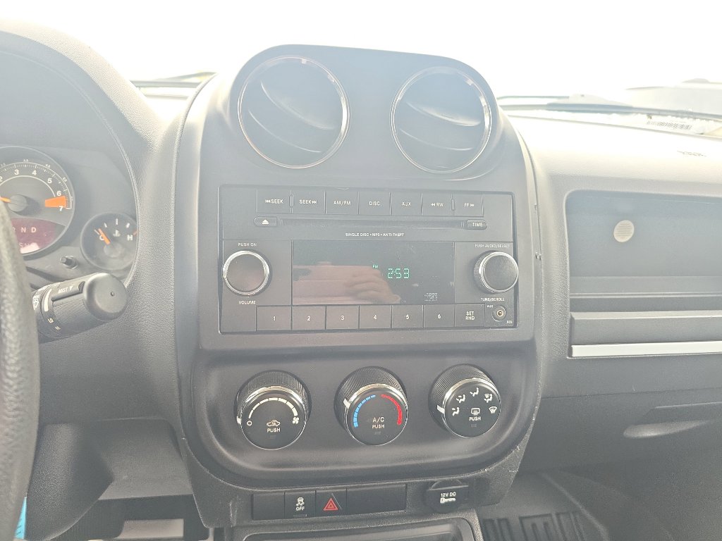 Used 2014 Jeep Patriot Sport image 23