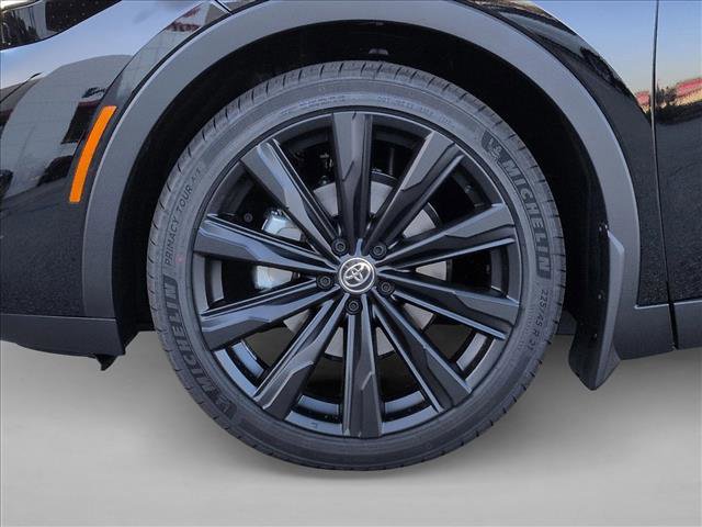 New 2026 Toyota Crown Nightshade image 10