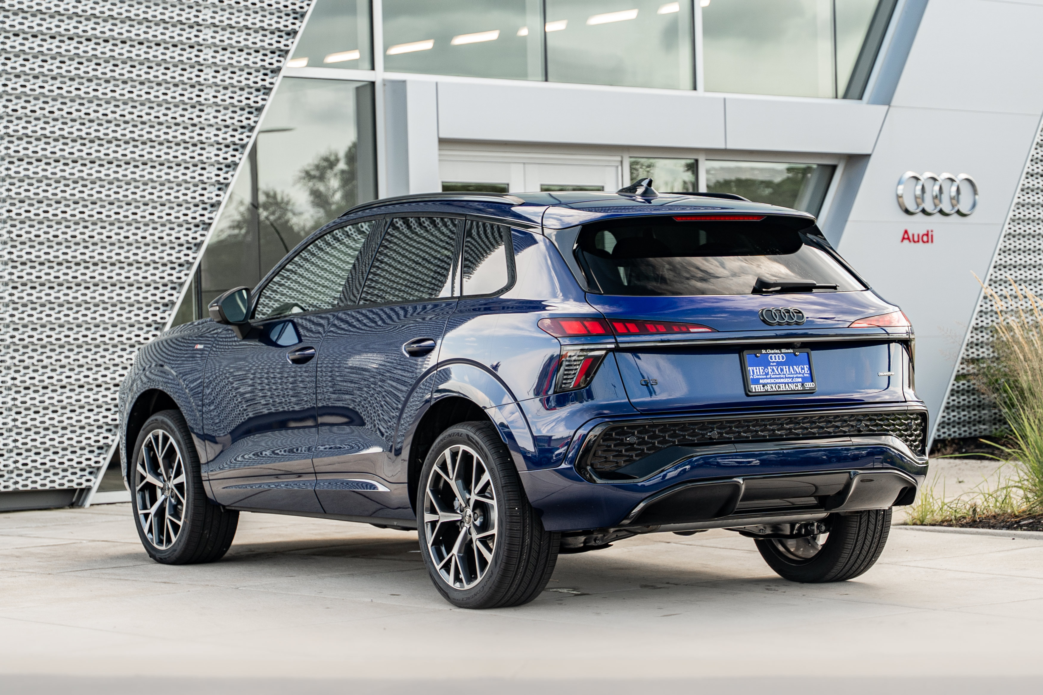 New 2026 Audi Q3 quattro 2.0T AWD/4WD image 5