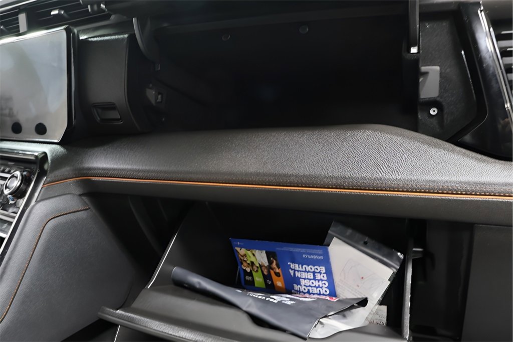 Used 2023 GMC Sierra 1500 AT4 w/ Technology Package image 28