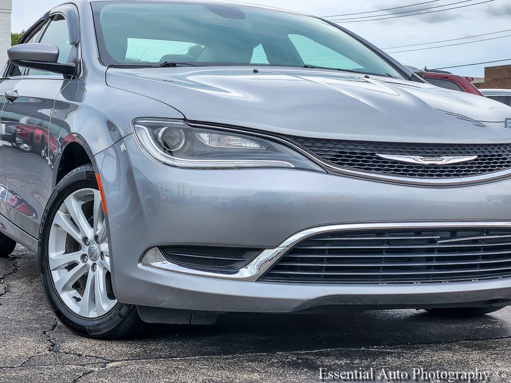Used 2017 Chrysler 200 Limited Platinum FWD image 2
