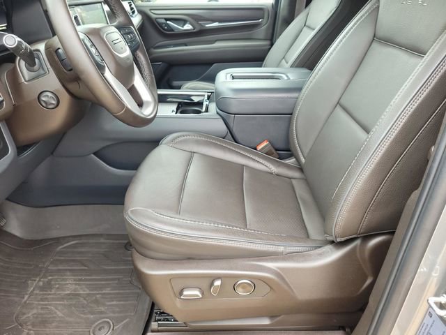 Used 2023 GMC Yukon Denali w/ LPO, Floor Liner Package image 31