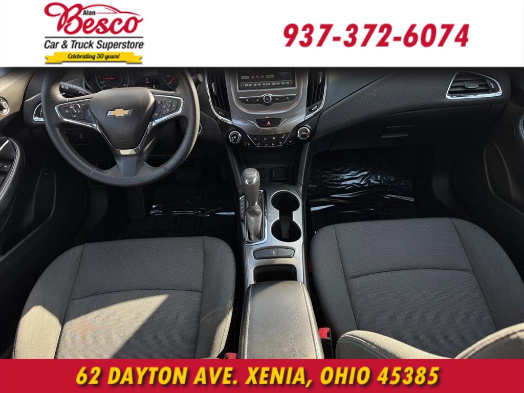 Used 2018 Chevrolet Cruze LT w/ Convenience Package image 8