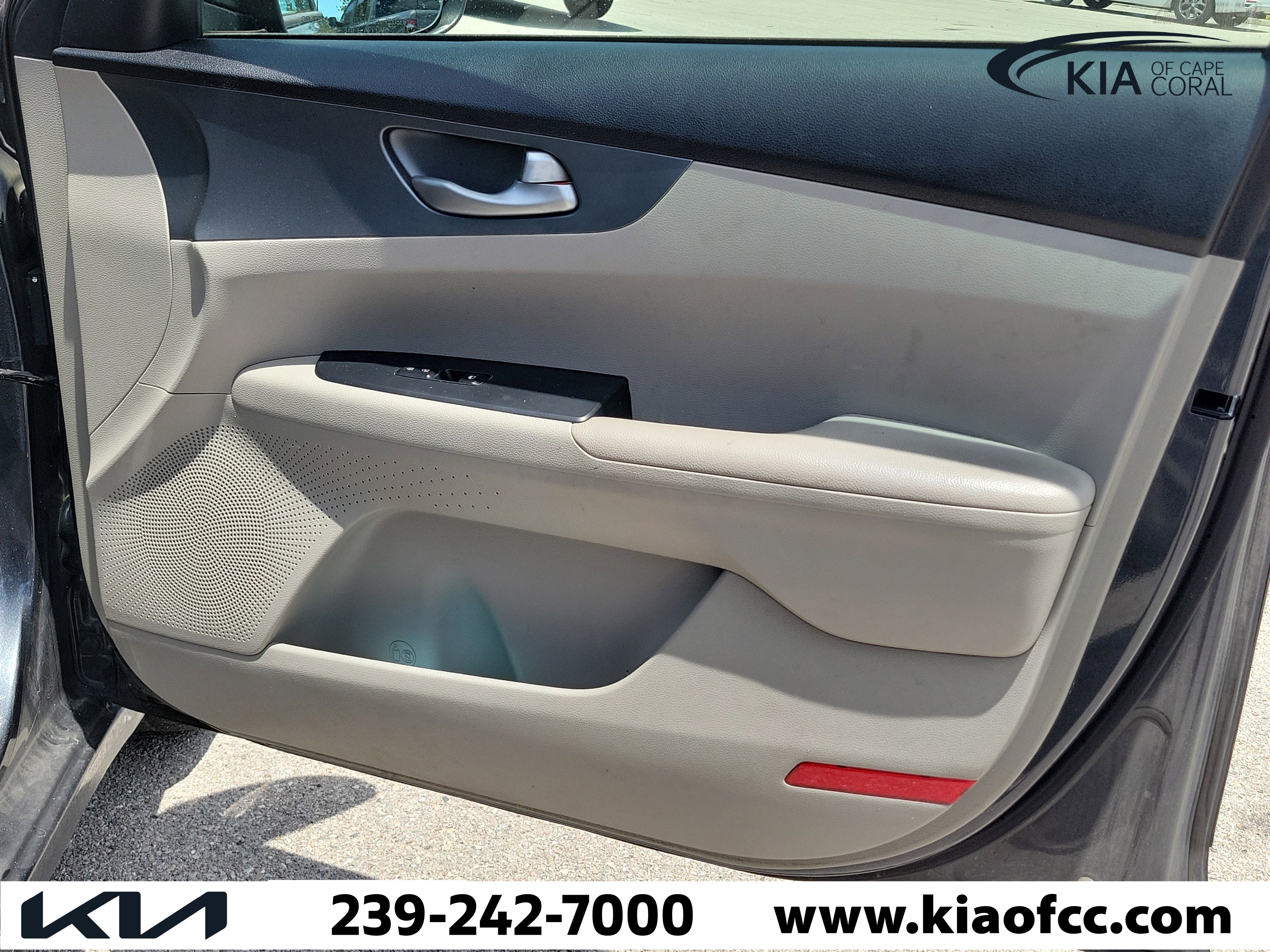 Used 2020 Kia Forte LXS FWD image 25