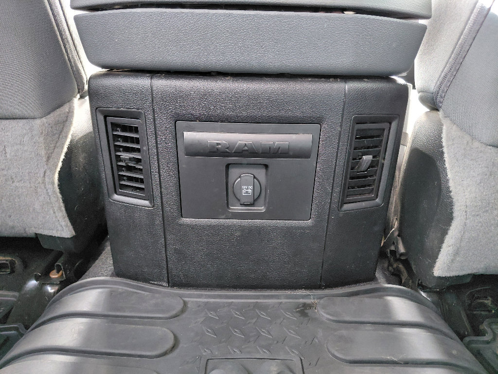 Used 2018 RAM 1500 SLT AWD/4WD image 11