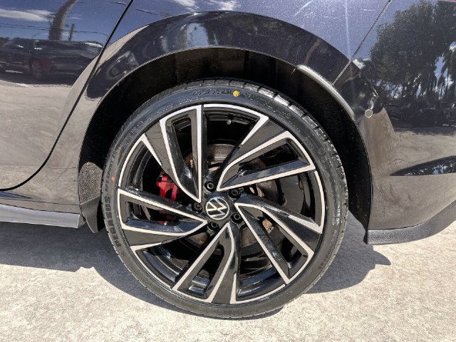 Used 2022 Volkswagen GTI Autobahn FWD image 11