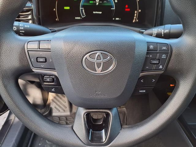 Used 2025 Toyota Camry LE FWD image 9