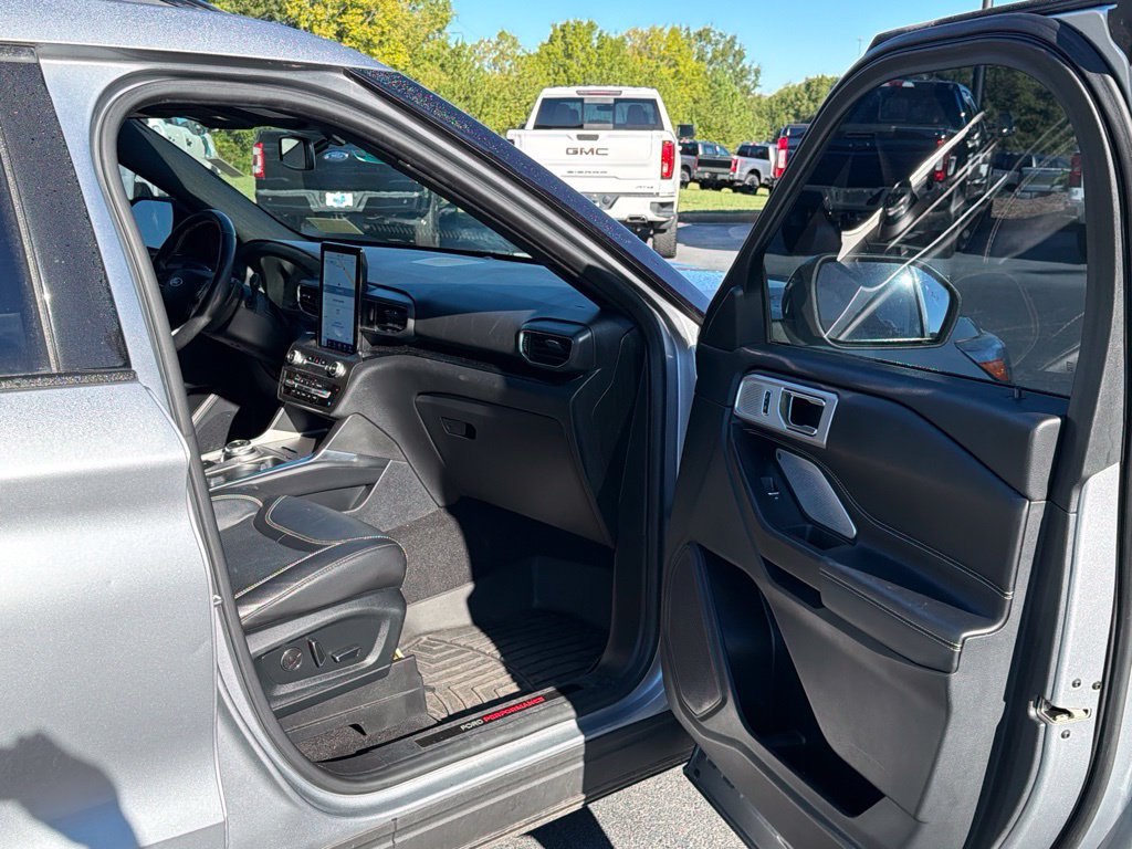 Used 2020 Ford Explorer ST w/ ST Street Pack AWD/4WD image 13