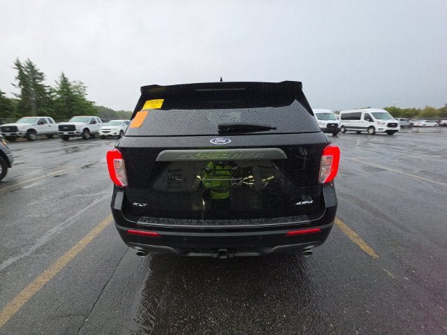 Certified 2023 Ford Explorer XLT w/ Equipment Group 202A AWD/4WD image 6