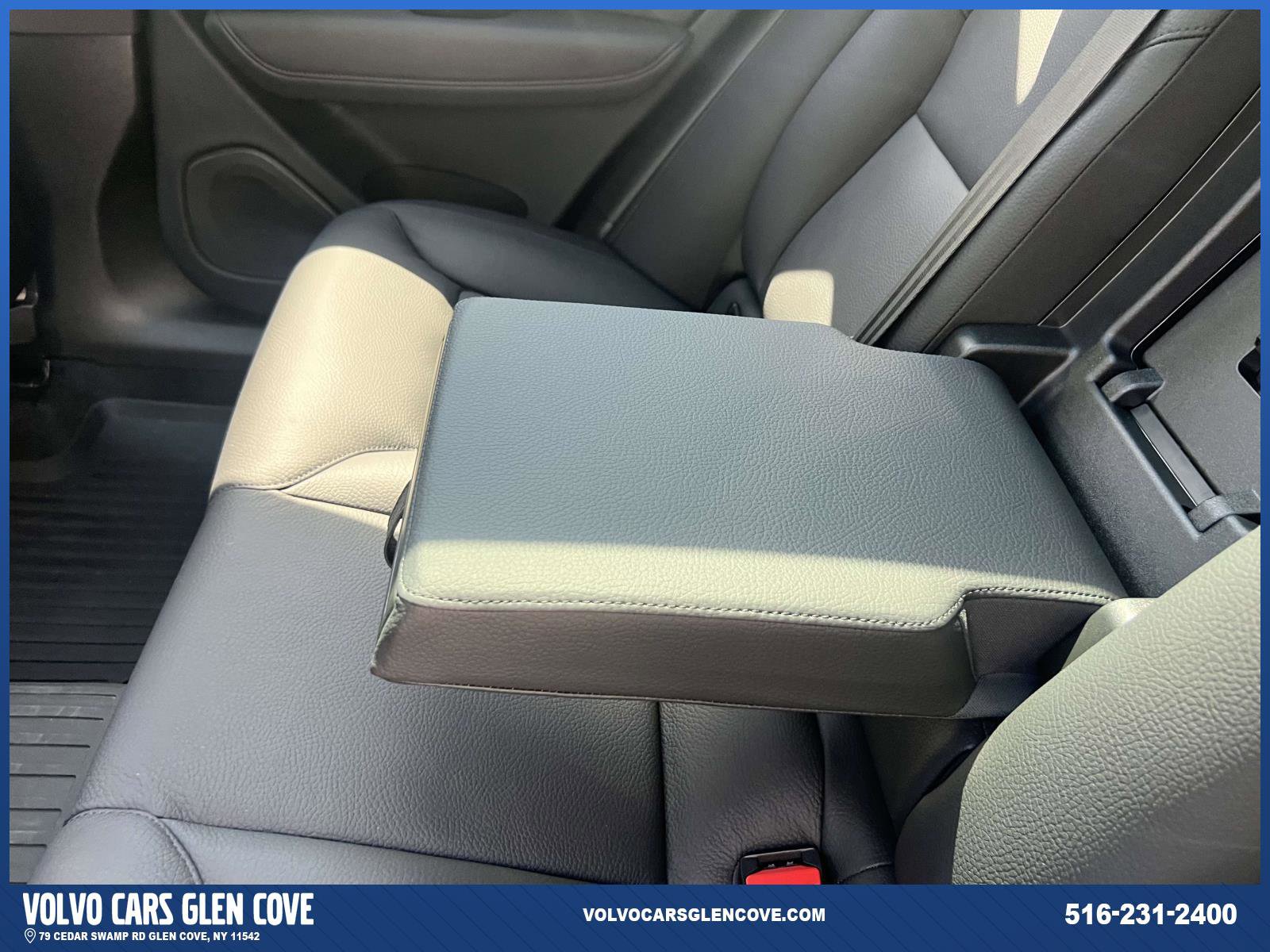 Certified 2024 Volvo XC60 B5 Plus w/ Protection Package Premier AWD/4WD image 10