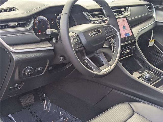 New 2025 Jeep Grand Cherokee Limited w/ Luxury Tech Group II image 3