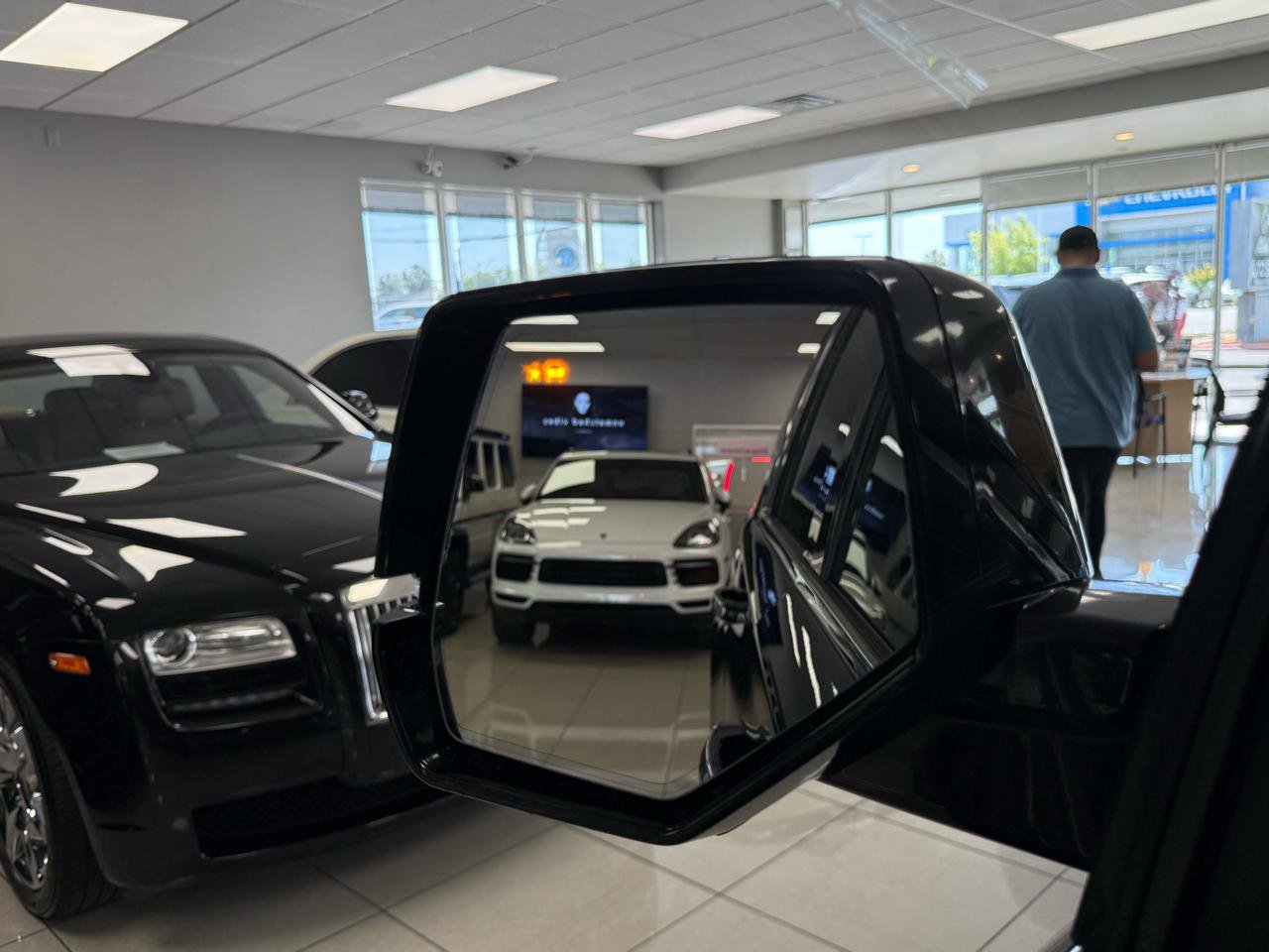 Used 2018 Cadillac Escalade Luxury AWD/4WD image 33